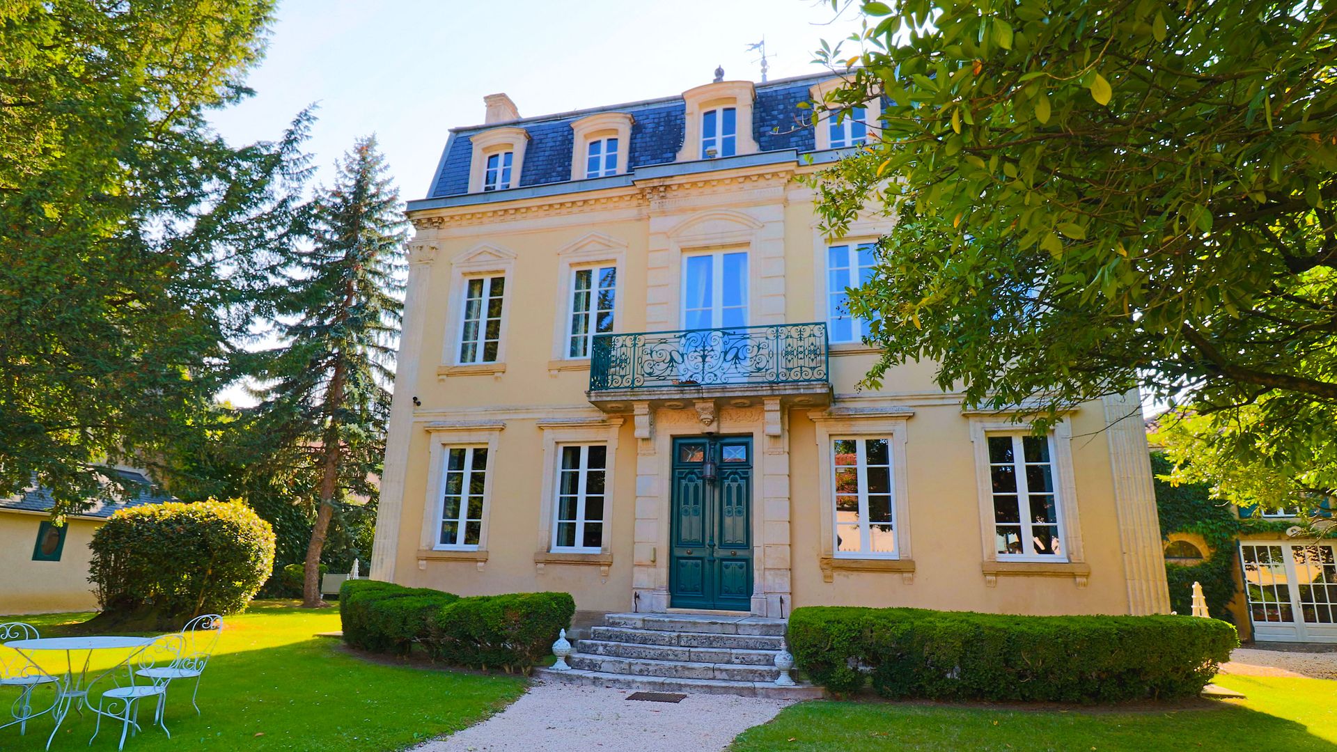 Mini Ch Teaux Are All The Rage In France Right Now Complete France   695k Maison De Maitre For Sale In Gers With Agence Le Bonheur 