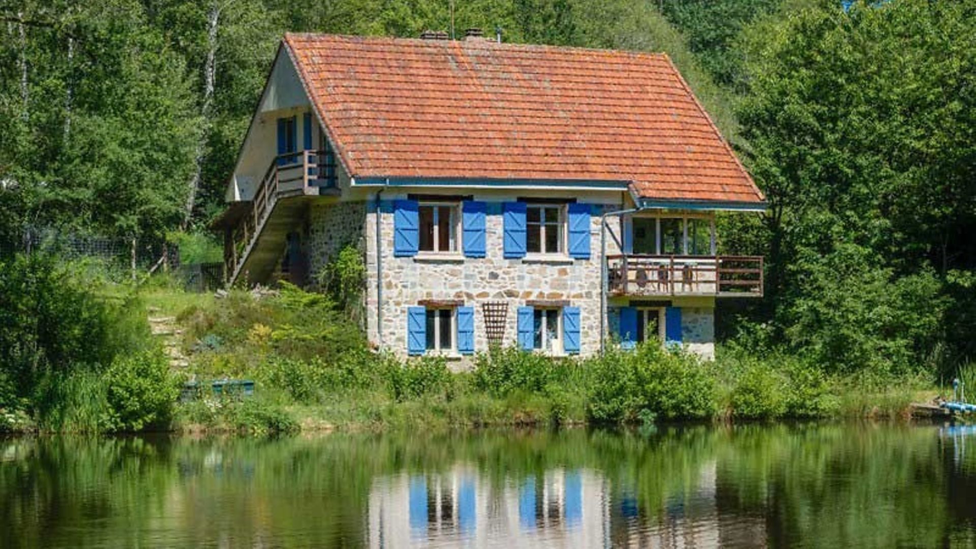 Lake Life 8 Houses With A Private Lake For Sale In France Complete 