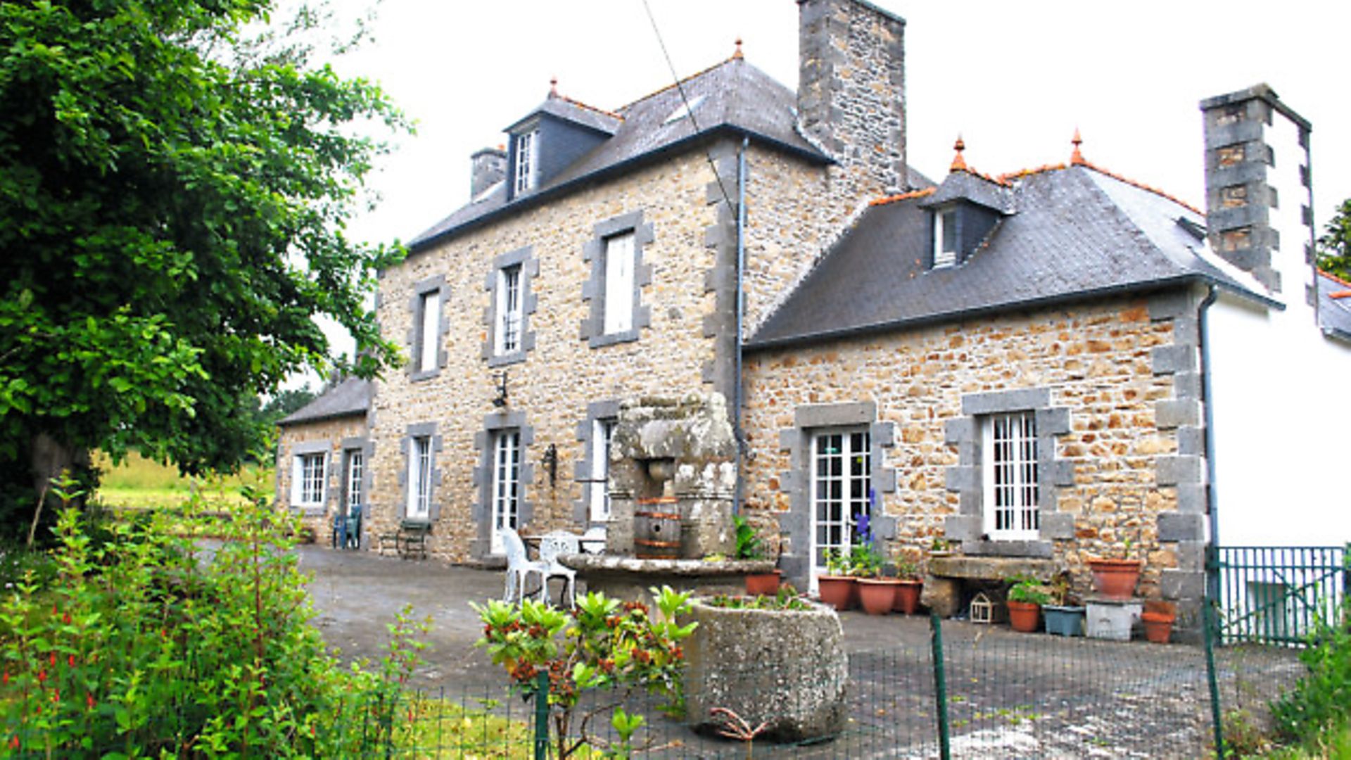 Traditional House In Brittany - Complete France