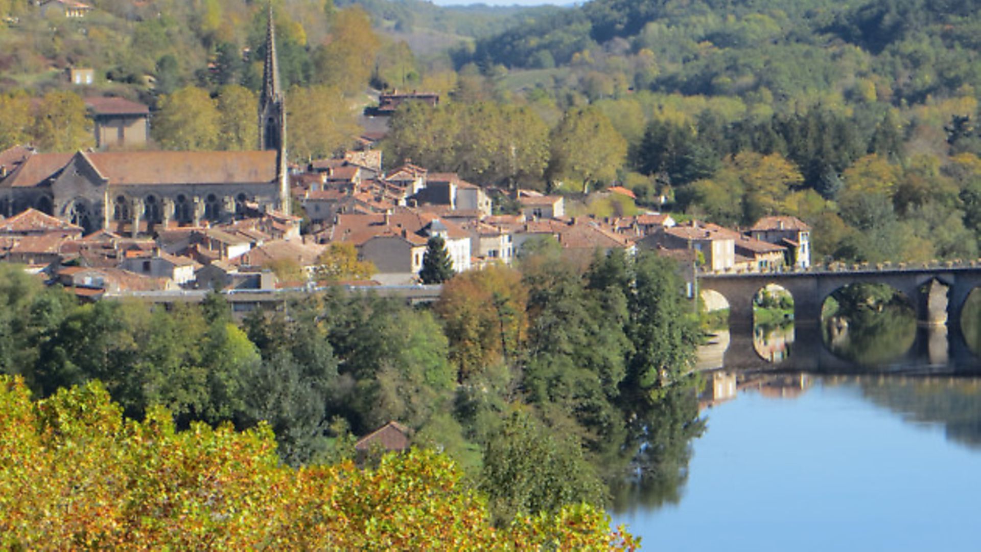 small-but-perfectly-formed-complete-france