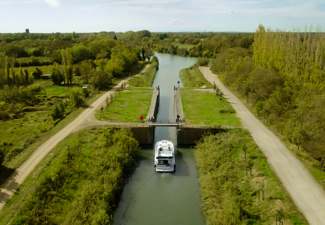 Win a boating holiday in France – 7 nights for 6 people: Competition